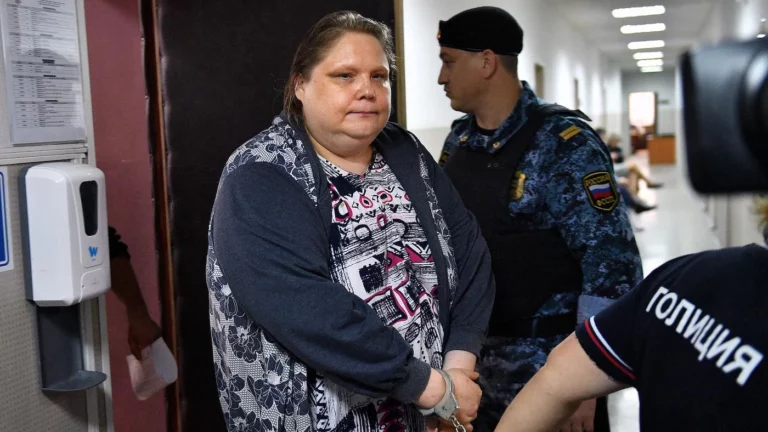 Журналистку Баязитову оставили в СИЗО по делу о вымогательстве