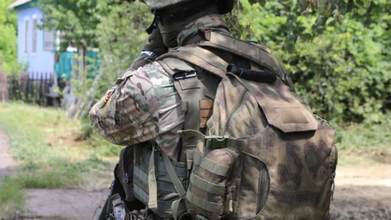 Умер сотрудник Росгвардии, раненный при нападении в Курской области около границы с Украиной