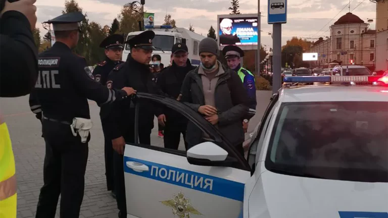 В России начались акции против мобилизации. Есть задержанные