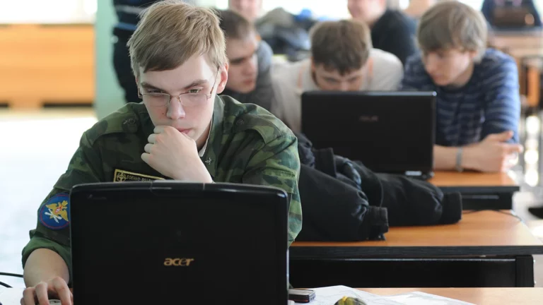 Путин подписал указ об отсрочке для студентов во время мобилизации