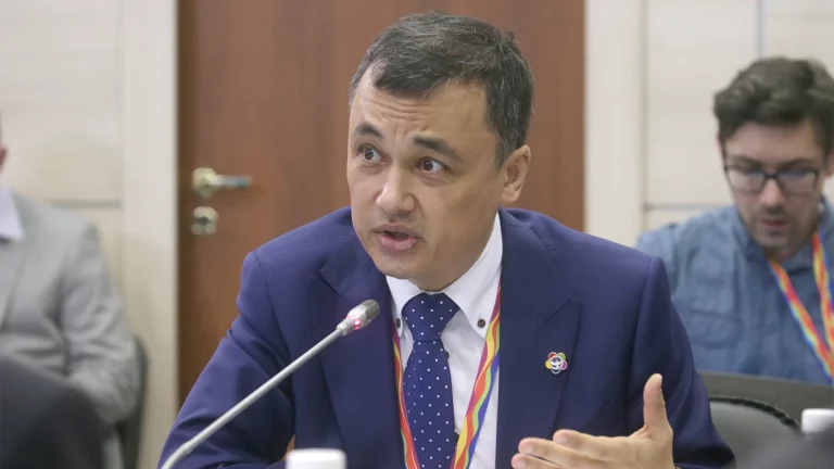 Президент Казахстана уволил министра, которого в России обвиняли в русофобии