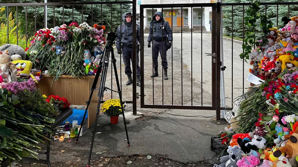 Массовые трагедии. Ижевск Ижевск стрельба в школе. Ижевск стрельба в школе 2022. Ижевск школа 88 стрельба.