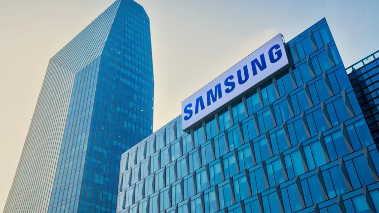 «Коммерсантъ»: Samsung берет на работу менеджеров ушедшей из России Electrolux