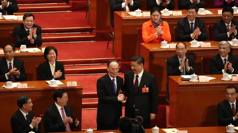 Товарищ Ван Цишань. Как Си Цзиньпин выбрал «преемника» без шансов на власть