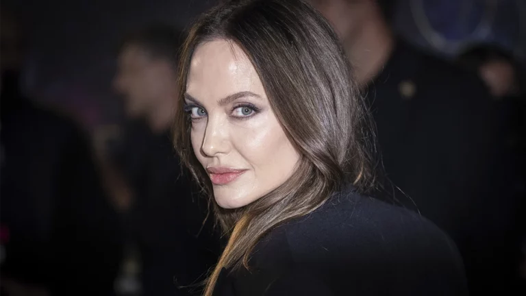 Анджелина Джоли подала в суд на Брэда Питта, обвинив его в физическом насилии