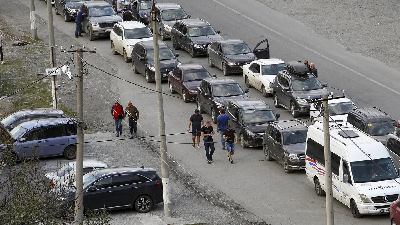 В Госдуме предложили изымать брошенные автомобили уехавших граждан