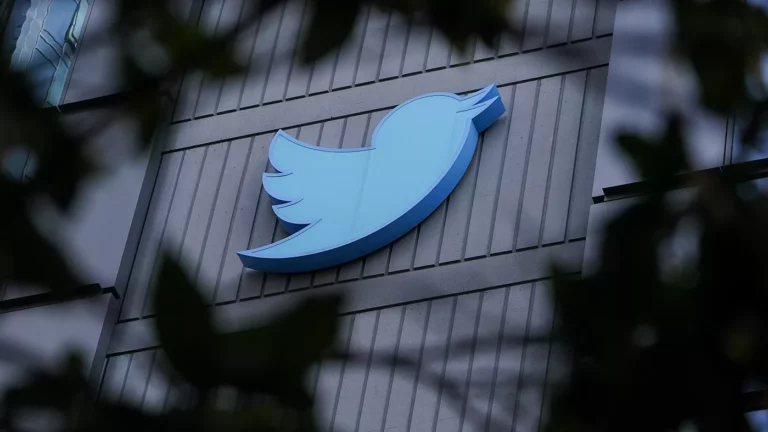 Bloomberg: Маск пообещал не увольнять 75% сотрудников Twitter