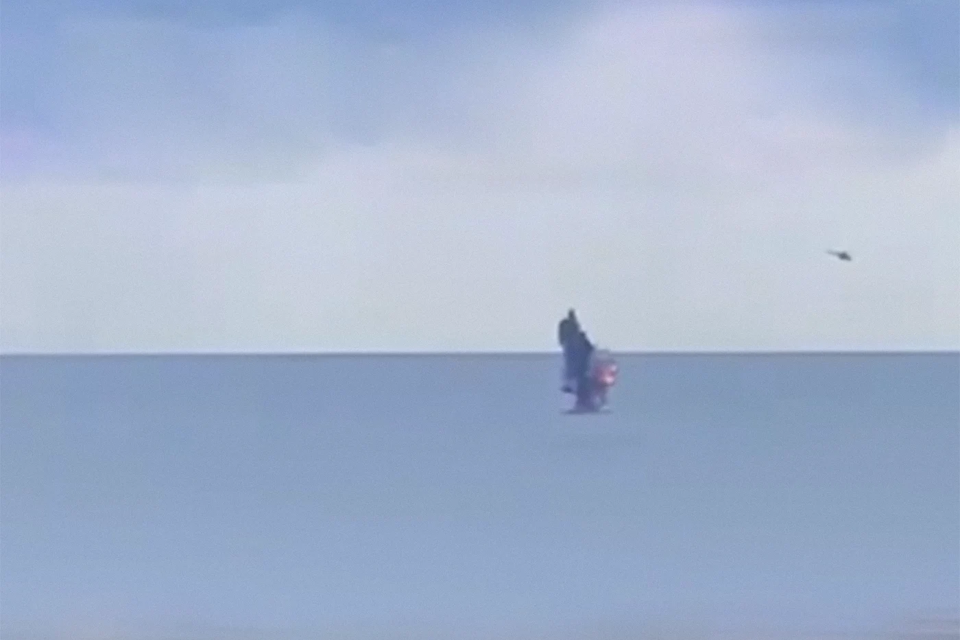 Нападение черное море. Украинский морской беспилотник. Севастополь дроны атака. Подводный дрон в Севастополе. Атаки дронов ВСУ на Севастопольскую бухту.