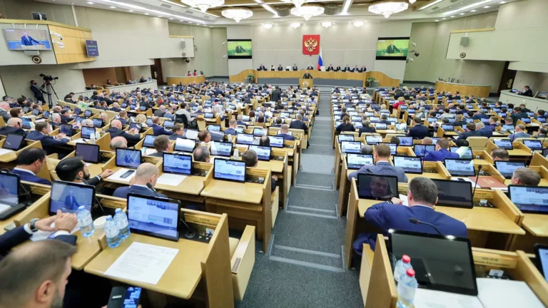 «Нет места пиар-ходам»: в КПРФ, ЛДПР и Совфеде оценили идею эсеров об отмене брони для парламентариев