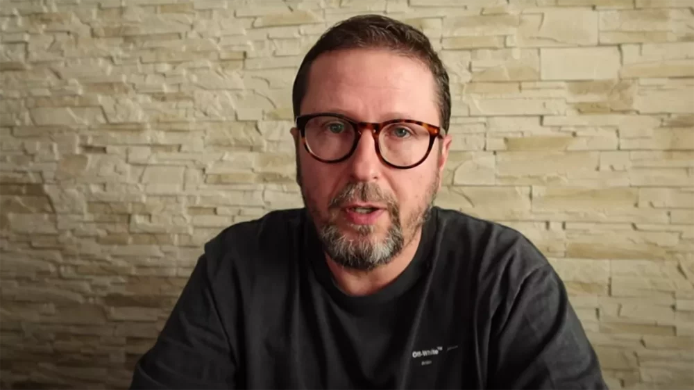 блогера шария. анатолий шарий фото. анатолий анатольевич шарий. блогера шария. блоггер анатолий шарий.