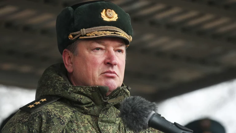 РБК: генерал-полковника Лапина отстранили от командования группировкой «Центр» российских войск на Украине