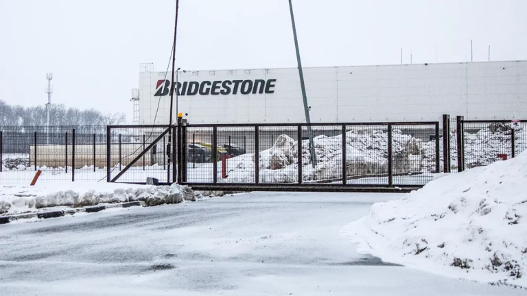 Японский производитель шин Bridgestone начал искать покупателя для своего бизнеса в России