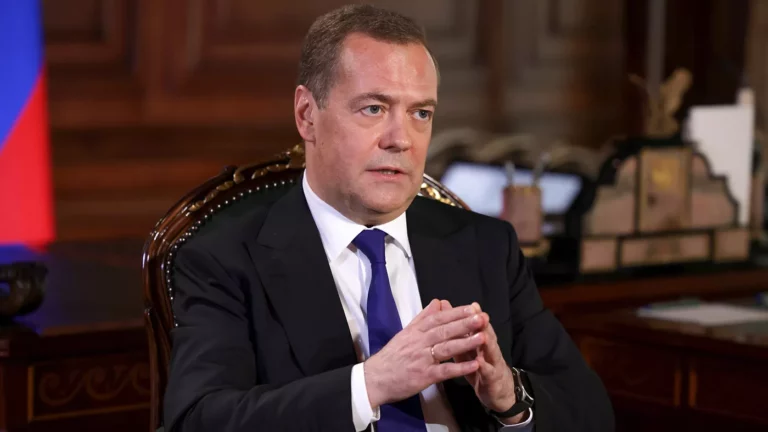 «Это лишь первый эпизод». Медведев призвал к «демонтажу политического режима» Украины