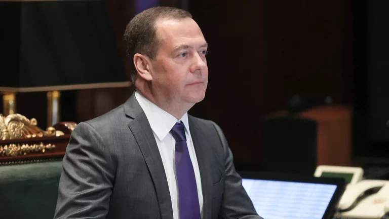 Медведев предложил Украине «путь к стабильности энергоснабжения»