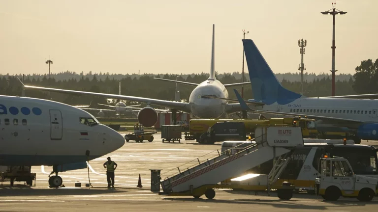 Турция ввела запрет на полеты российских самолетов с двойной регистрацией