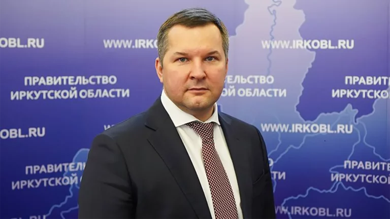 Следователи задержали экс-главу Минздрава Иркутской области по делу о взятке