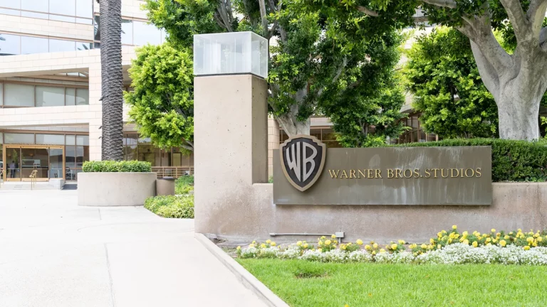 Warner Bros. запретила показ своего контента на Первом канале и СТС