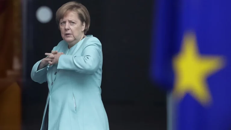 Меркель рассказала, как пыталась предотвратить конфликт на Украине