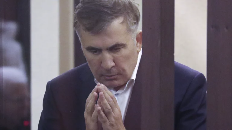 У Саакашвили заподозрили деменцию и туберкулез