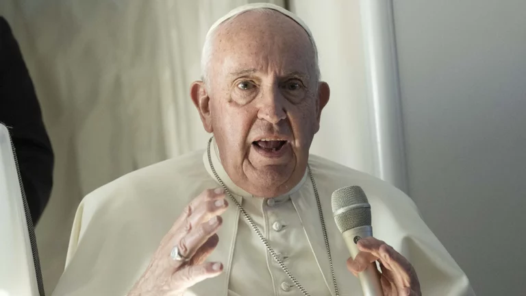 Reuters: папа римский осудил участие наемников в конфликте на Украине