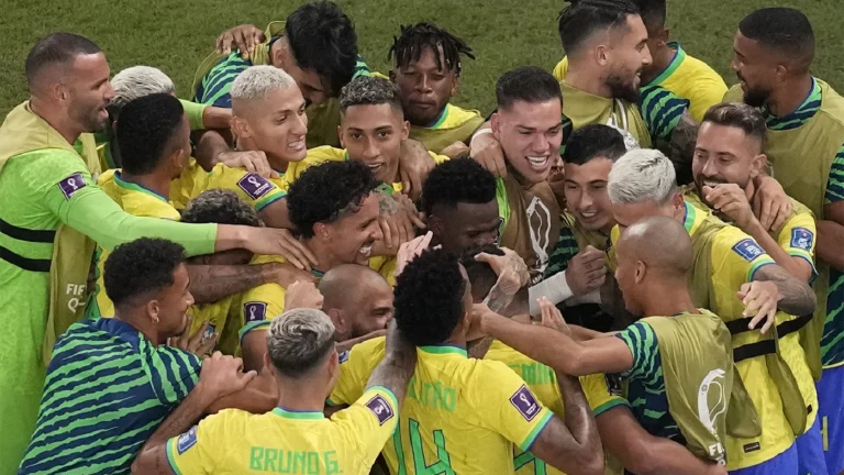Сборная Бразилии вышла в плей-офф чемпионата мира в Катаре после победы над Швейцарией