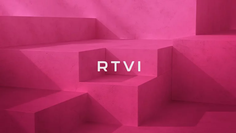 RTVI и СEO компании Ольга Пивень получили Международную премию Woman Who Matters