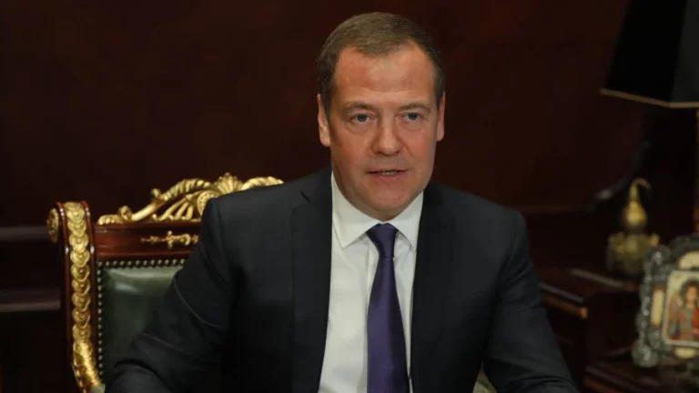 Медведев назвал Киев «русским городом» в ответ на угрозы Украины вернуть Крым