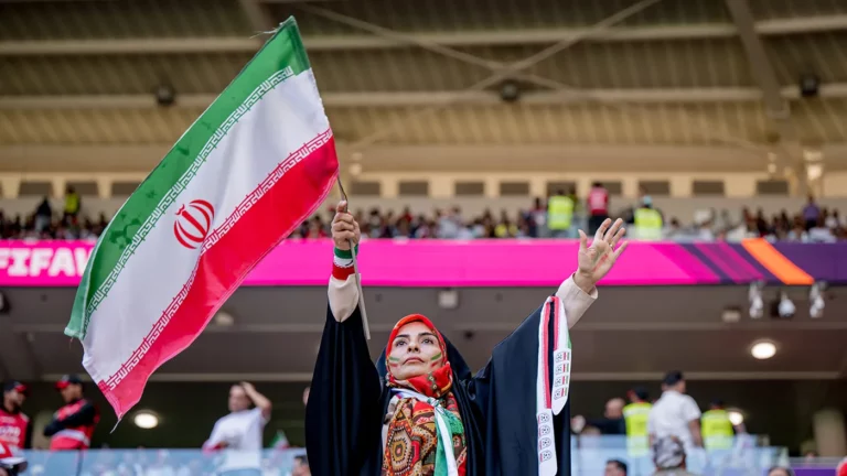 Федерация футбола США выложила в соцсети флаг Ирана без герба в знак поддержки протестующих