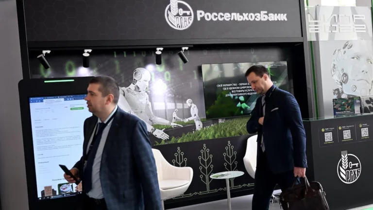 Reuters: Россия попросила снять санкции против Россельхозбанка для вывоза зерна