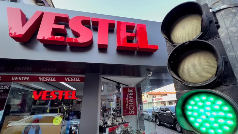 «Ъ»: турецкий производитель телевизоров Vestel вернется в Россию
