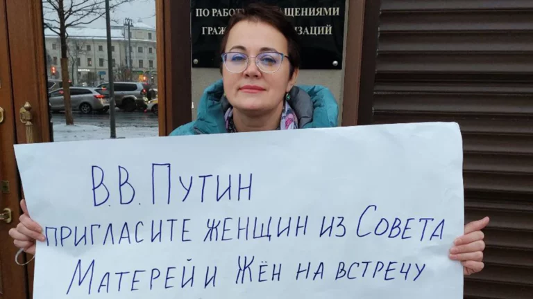 «ВКонтакте» заблокировала страницу «Союза матерей», который требует вернуть домой мобилизованных