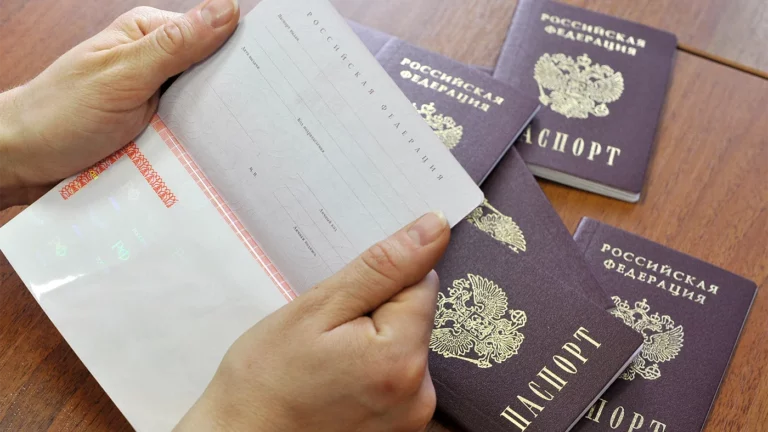 «Ведомости»: МВД допускает нехватку принтеров для печати паспортов