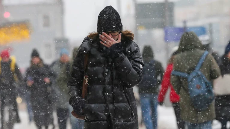 Метеорологи предупредили жителей Москвы о «сложной» погоде в выходные