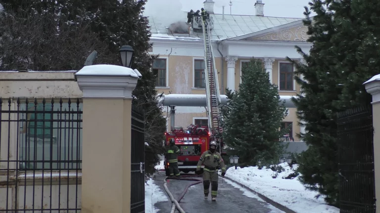 В Москве произошел пожар в усадьбе Лопухиных