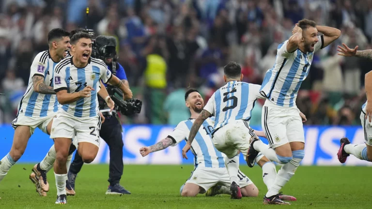 Аргентина в серии пенальти победила Францию в финале ЧМ-2022. Месси назван лучшим игроком турнира