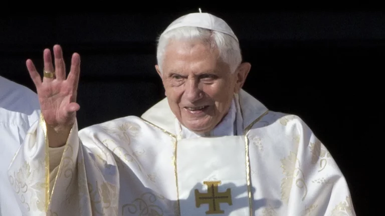 Умер бывший папа римский Бенедикт XVI. Ему было 95 лет