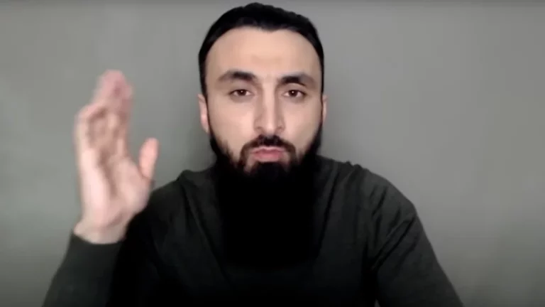 «Кавказ.Реалии»*: чеченский блогер Тумсо Абдурахманов жив и охраняется полицией Швеции
