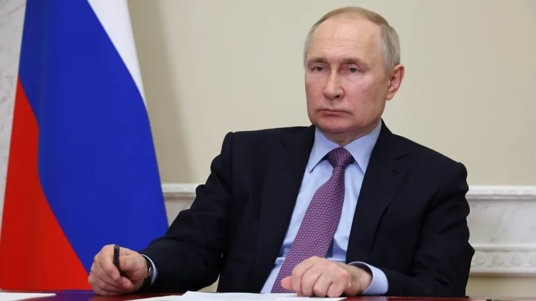 Путин разрешил российским поставщикам газа принимать уплату долгов в иностранной валюте