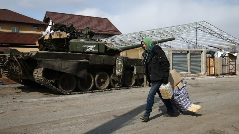 Песков: о выводе войск с Украины до конца года не может идти и речи