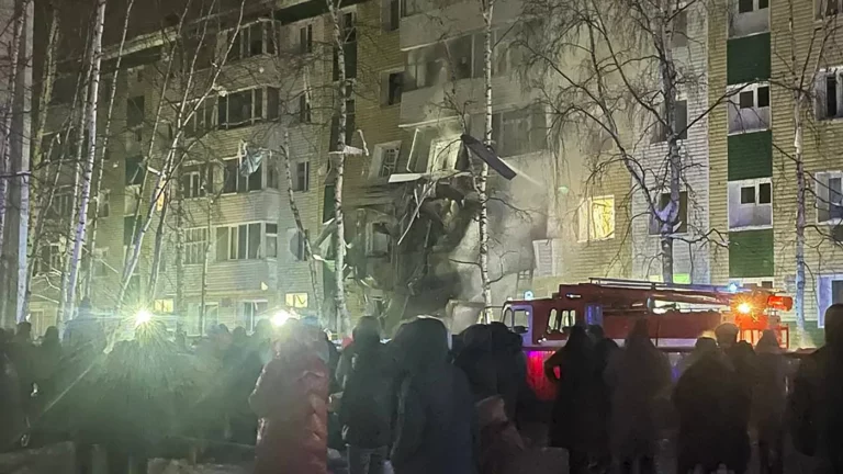 Число погибших при обрушении в пятиэтажке в Нижневартовске увеличилось до шести
