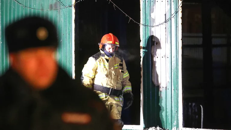 Число погибших при пожаре в кемеровском доме престарелых увеличилось до 22