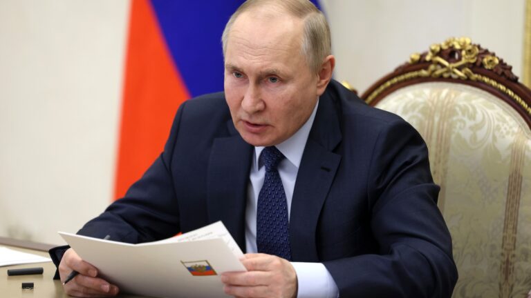 Смертная казнь, ядерное оружие и телефонные мошенники. Что Путин обсуждал на встрече с членами СПЧ