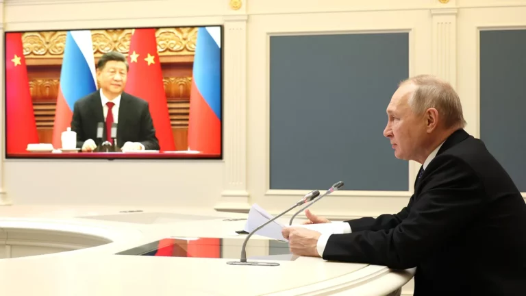 «Отстаиваем принципиальные позиции в условиях давления Запада». О чем говорили Путин и Си Цзиньпин