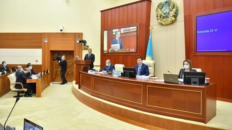 Токаев распустил нижнюю палату парламента и региональные заксобрания Казахстана