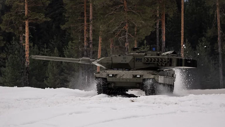 «Грозит обострением боевых действий». Что говорят эксперты и военкоры о поставках Украине новых танков
