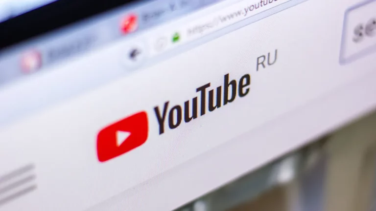 «Закрыть YouTube рано или поздно придется»: Игорь Ашманов о судьбе западных сервисов и превращении телефонов россиян в «кирпичи»