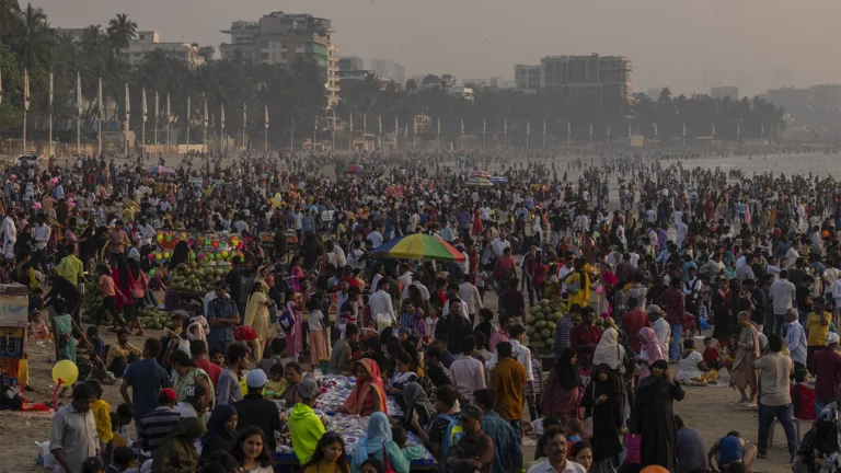 Bloomberg: Индия обогнала КНР по численности населения