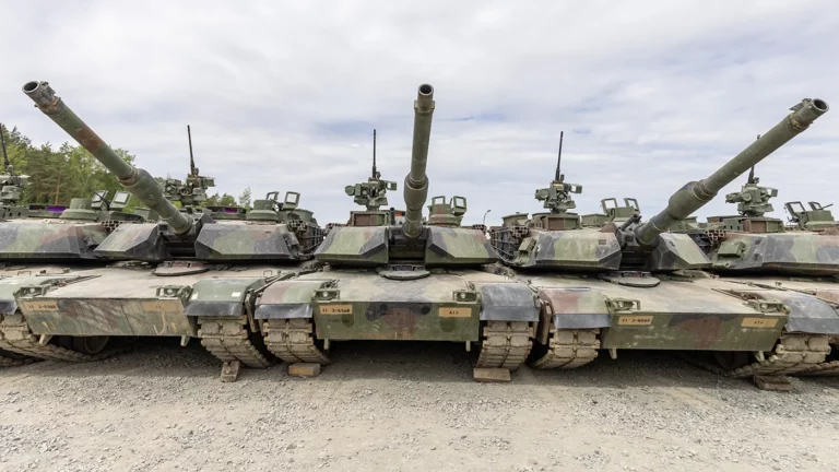 «Шепчущая смерть»: характеристики танка «Абрамс» и его влияние на «спецоперацию» на Украине