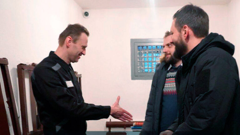 Навальный пожаловался на ухудшение условий в ШИЗО после посещения членов ОНК