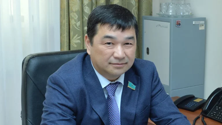 В Казахстане исключили из парламентской партии депутата, поддержавшего действия России на Украине